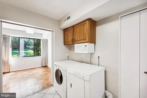 2113 Walsh View Ter #9-101, Silver Spring, MD 20902 photo 14