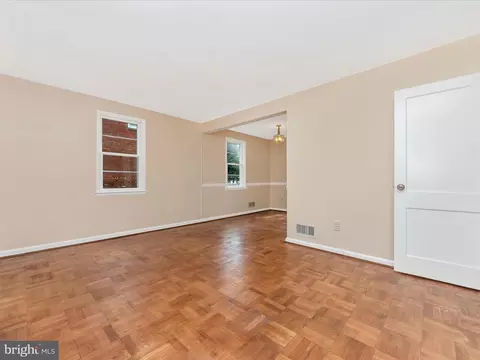Living - 1027 Carson St, Silver Spring, MD 20901 photo 3 of 9
