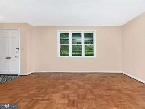 Living - 1027 Carson St, Silver Spring, MD 20901 photo 2 of 9