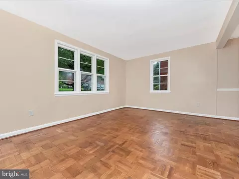 Living - 1027 Carson St, Silver Spring, MD 20901 photo 6 of 9