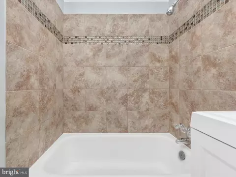 Bath - 1027 Carson St, Silver Spring, MD 20901 photo 2 of 3