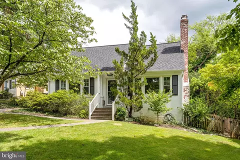 8703 Melwood Rd, Bethesda, MD 20817