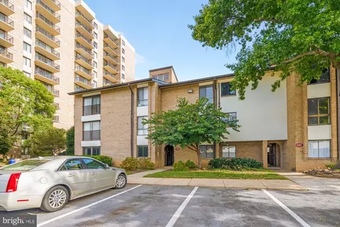 120 Monroe St #101, Rockville, MD 20850