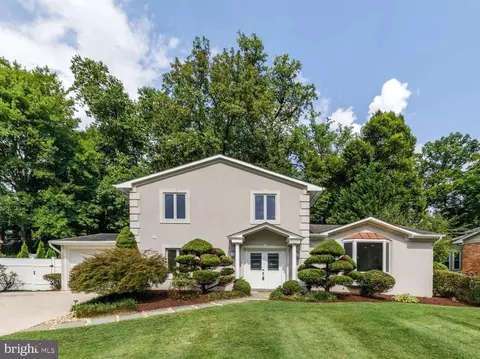 9925 Brixton Ln, Bethesda, MD 20817