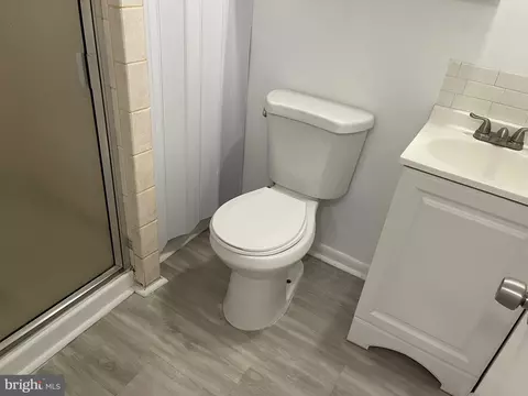 Bath - 3301 Hewitt Ave #208, Silver Spring, MD 20906 photo 3 of 7