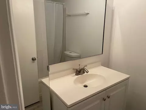 Bath - 3301 Hewitt Ave #208, Silver Spring, MD 20906 photo 1 of 7