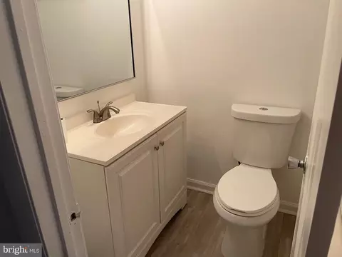 Bath - 3301 Hewitt Ave #208, Silver Spring, MD 20906 photo 2 of 7
