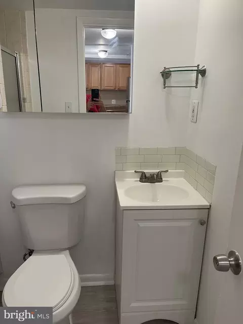 Bath - 3301 Hewitt Ave #208, Silver Spring, MD 20906 photo 6 of 7