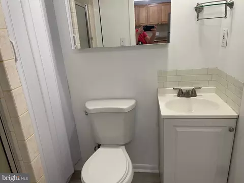 Bath - 3301 Hewitt Ave #208, Silver Spring, MD 20906 photo 4 of 7