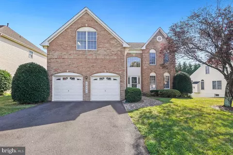 14211 Bear Creek Dr, Boyds, MD 20841