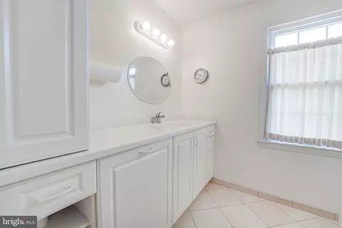 Bath - 13829 Turnmore Rd, Silver Spring, MD 20906 photo 4 of 7