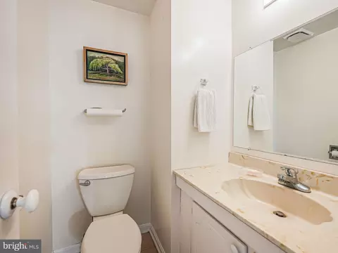 Bath - 13829 Turnmore Rd, Silver Spring, MD 20906 photo 1 of 7
