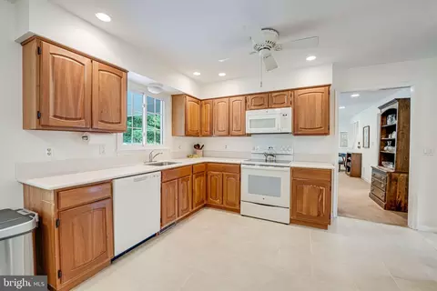 Kitchen - 13829 Turnmore Rd, Silver Spring, MD 20906 photo 4 of 4