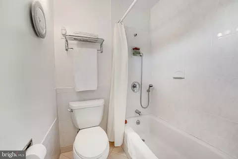 Bath - 13829 Turnmore Rd, Silver Spring, MD 20906 photo 5 of 7