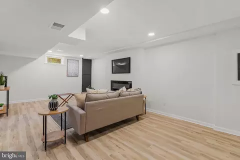 911 Kerwin Rd, Silver Spring, MD 20901 photo 32