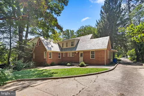 Exterior - 1201 Highland Dr, Silver Spring, MD 20910 photo 4 of 6