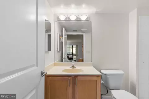 Bath - 7923 Eastern Ave #202, Silver Spring, MD 20910 photo 1 of 3
