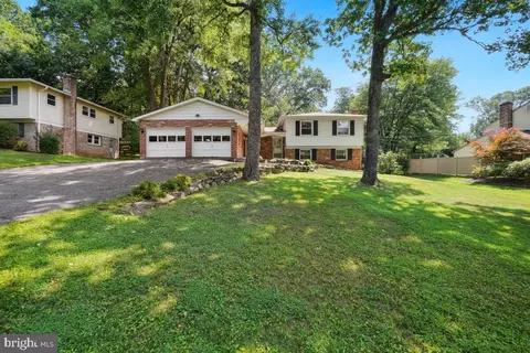 17613 Mill Creek Dr, Derwood, MD 20855