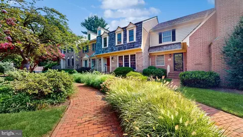 10923 Brewer House, North Bethesda, MD 20852