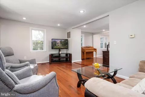 Living - 707 Rosemere Ave, Silver Spring, MD 20904 photo 1 of 1