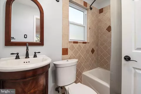 Bath - 707 Rosemere Ave, Silver Spring, MD 20904 photo 2 of 3