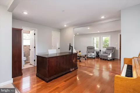 Entry Way - 707 Rosemere Ave, Silver Spring, MD 20904 photo 3 of 4
