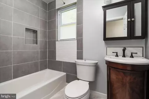 Bath - 707 Rosemere Ave, Silver Spring, MD 20904 photo 1 of 3