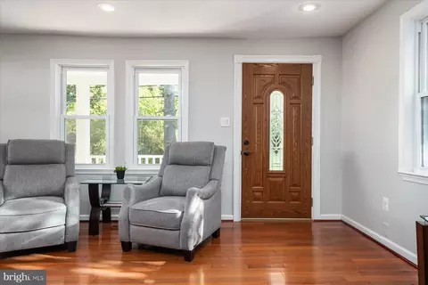 Entry Way - 707 Rosemere Ave, Silver Spring, MD 20904 photo 1 of 4