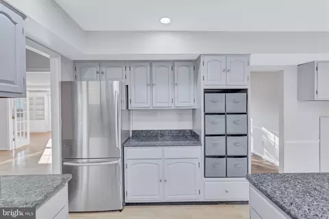 Kitchen - 13813 Beacon Hollow Ln, Silver Spring, MD 20906 photo 4 of 4