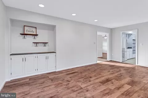 Living - 13813 Beacon Hollow Ln, Silver Spring, MD 20906 photo 4 of 4