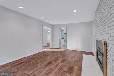 Living - 13813 Beacon Hollow Ln, Silver Spring, MD 20906 photo 2 of 4