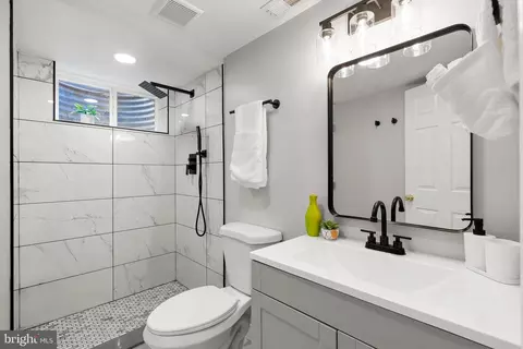 Bath - 208 Granville Dr, Silver Spring, MD 20901 photo 2 of 3