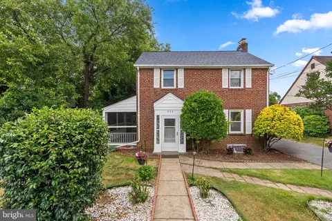 Exterior - 208 Granville Dr, Silver Spring, MD 20901 photo 2 of 6