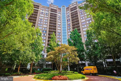 10101 Grosvenor Pl #1206, Rockville, MD 20852