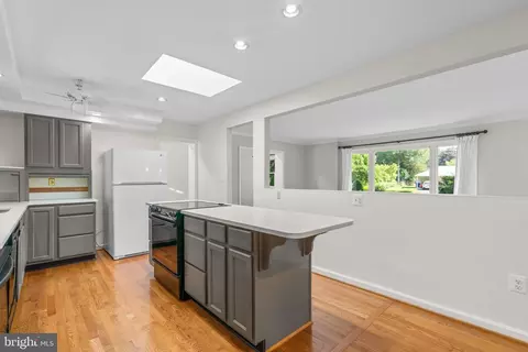 Kitchen - 19100 Bloomfield Rd, Olney, MD 20832 photo 3 of 4