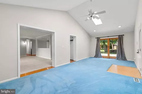 Living - 19100 Bloomfield Rd, Olney, MD 20832 photo 4 of 5