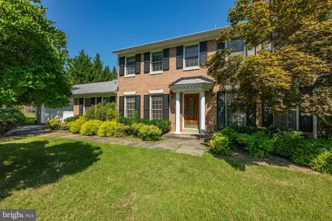 9025 Rouen Ln, Potomac, MD 20854