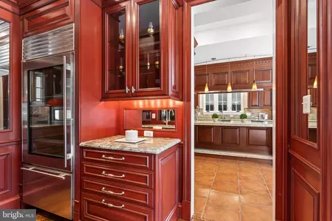 Kitchen - 12029 Evening Ride Dr, Potomac, MD 20854 photo 4 of 5