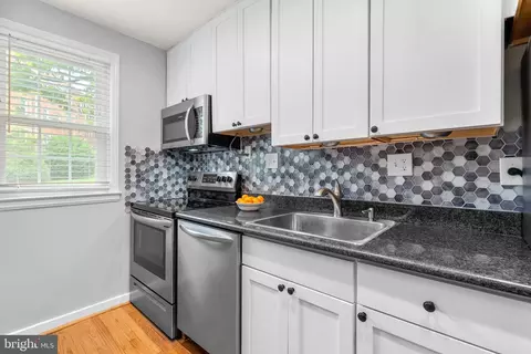 2204 Colston Dr #C-101, Silver Spring, MD 20910 photo 8