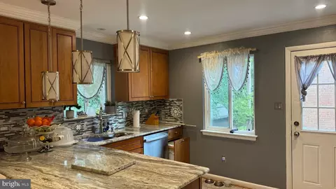 709 N Belgrade Rd, Silver Spring, MD 20902 photo 2