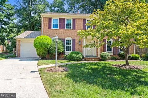 2 Stevenage Cir, Rockville, MD 20850