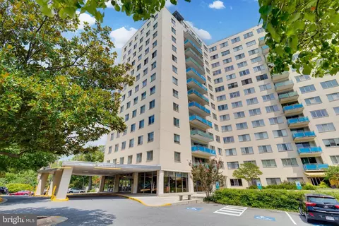 10201 Grosvenor Pl #926, Rockville, MD 20852