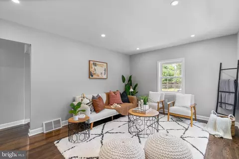 4301 Garrett Park Rd, Silver Spring, MD 20906 photo 5