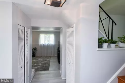 Entry Way - 4011 Highview Dr, Silver Spring, MD 20906 photo 2 of 5