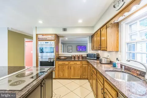 Kitchen - 14 Atwood Ct, Silver Spring, MD 20906 photo 3 of 6