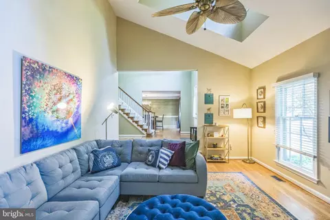 Entry Way - 14 Atwood Ct, Silver Spring, MD 20906 photo 4 of 6
