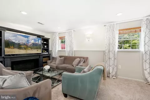 322 Woonsockett Ln, Silver Spring, MD 20905 photo 38