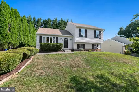 322 Woonsockett Ln, Silver Spring, MD 20905 photo 4