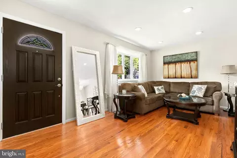 322 Woonsockett Ln, Silver Spring, MD 20905 photo 9