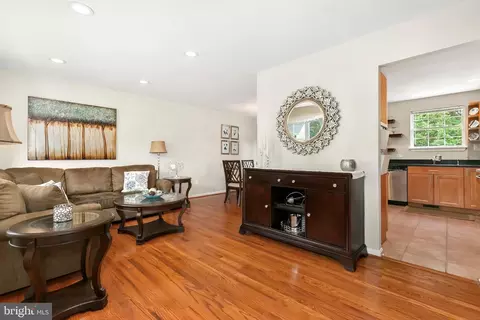 322 Woonsockett Ln, Silver Spring, MD 20905 photo 12